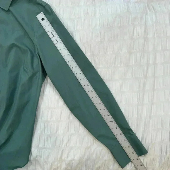 Lands' End Women Size 10 Wrinkle-Free Broadcloth Long Sleeve Button Down Shirt. - Picture 8 of 10